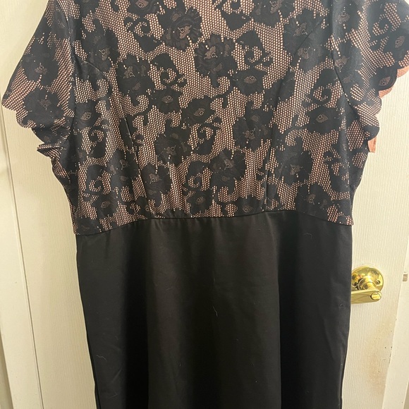 Maurice’s dress - Picture 2 of 3